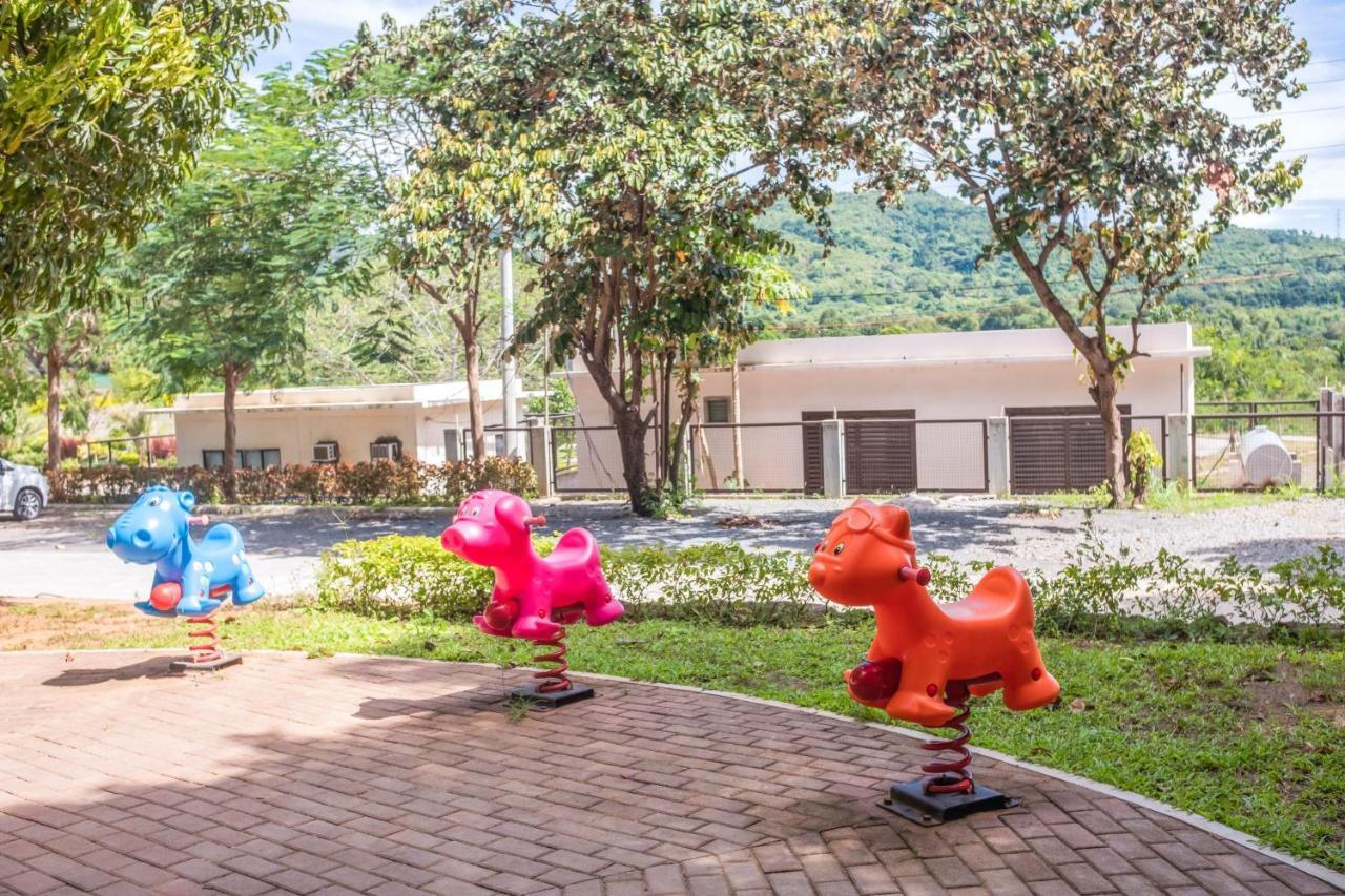 La Jolla Luxury Beach Resort Bagac Ngoại thất bức ảnh