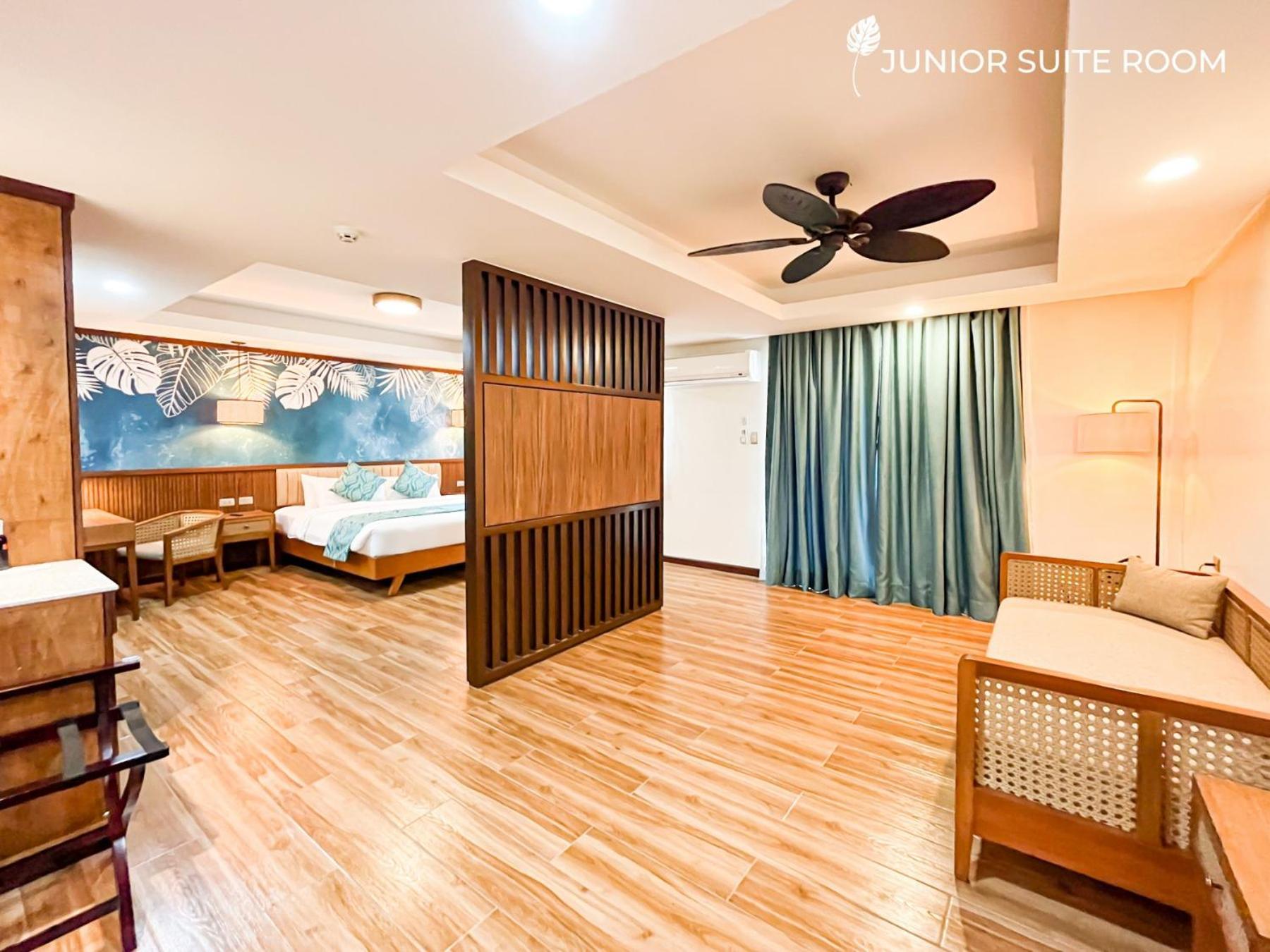 La Jolla Luxury Beach Resort Bagac Ngoại thất bức ảnh