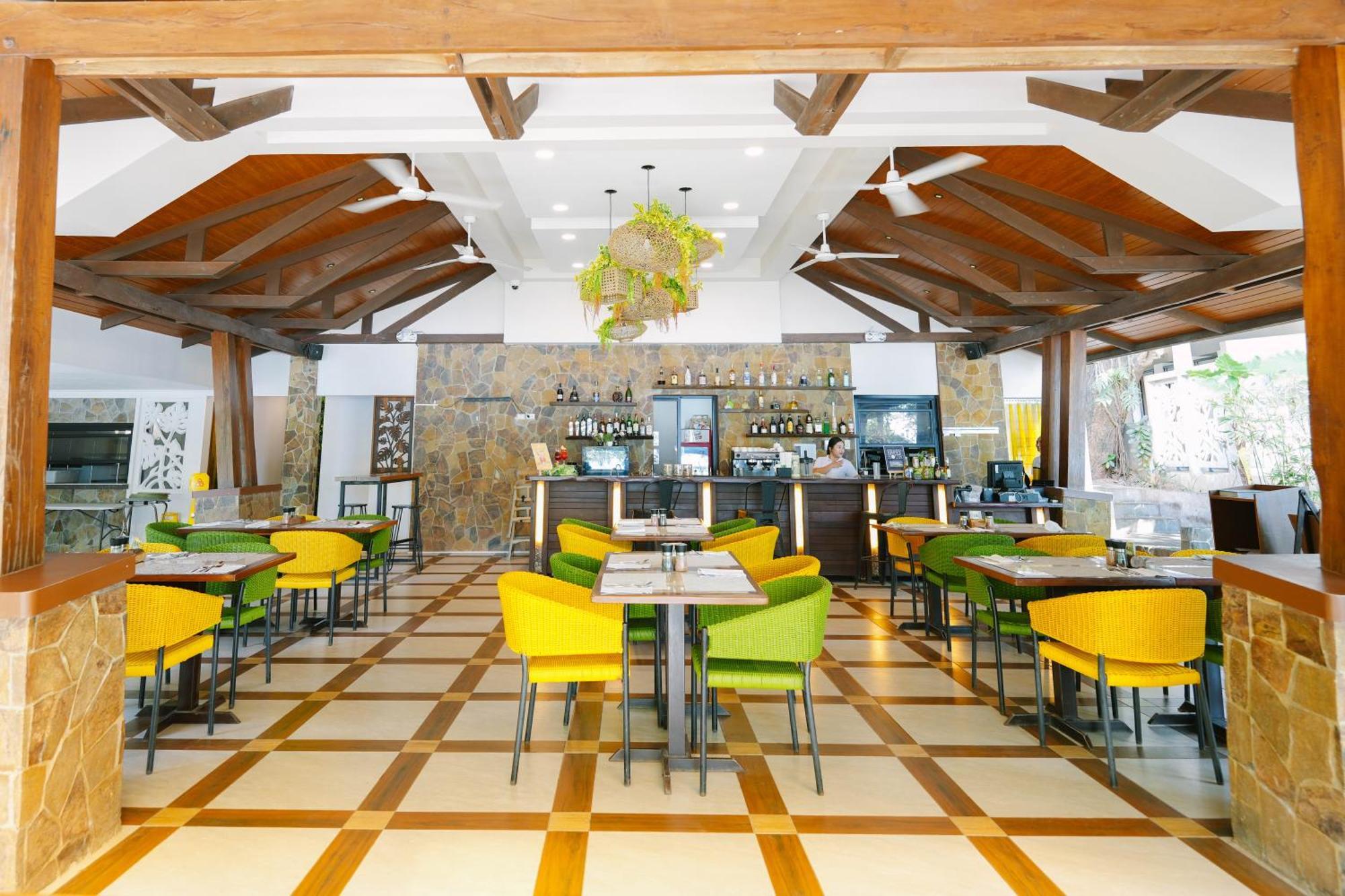 La Jolla Luxury Beach Resort Bagac Ngoại thất bức ảnh